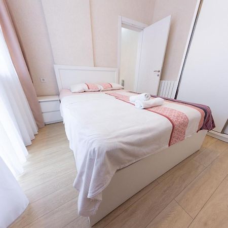 5 Apartment In One Boulding - Near Stadium Batumi Exterior foto