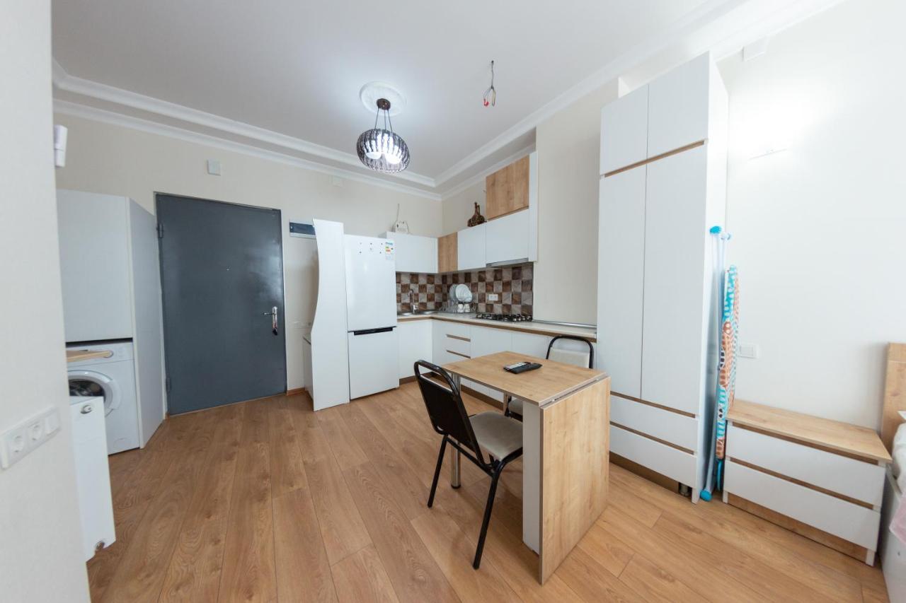 5 Apartment In One Boulding - Near Stadium Batumi Exterior foto