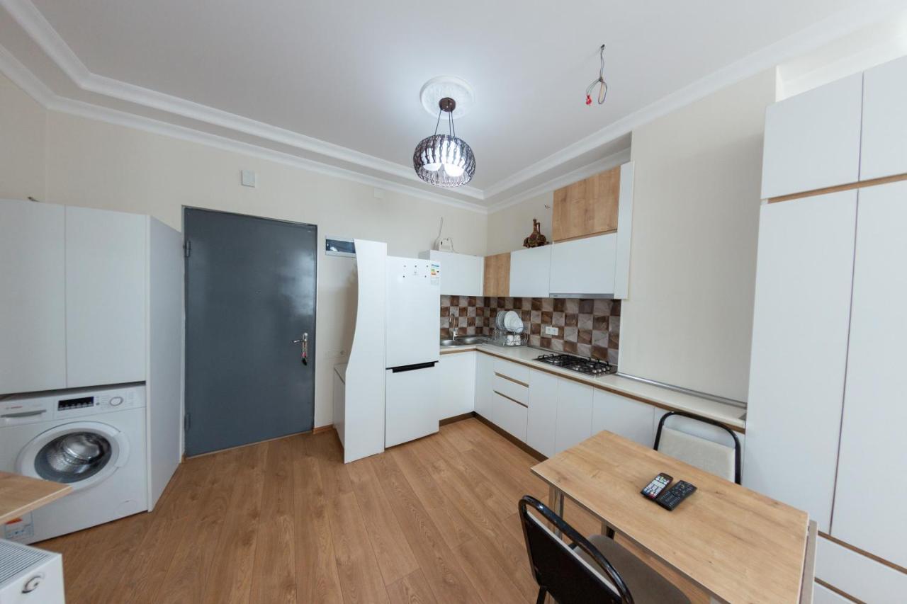 5 Apartment In One Boulding - Near Stadium Batumi Exterior foto