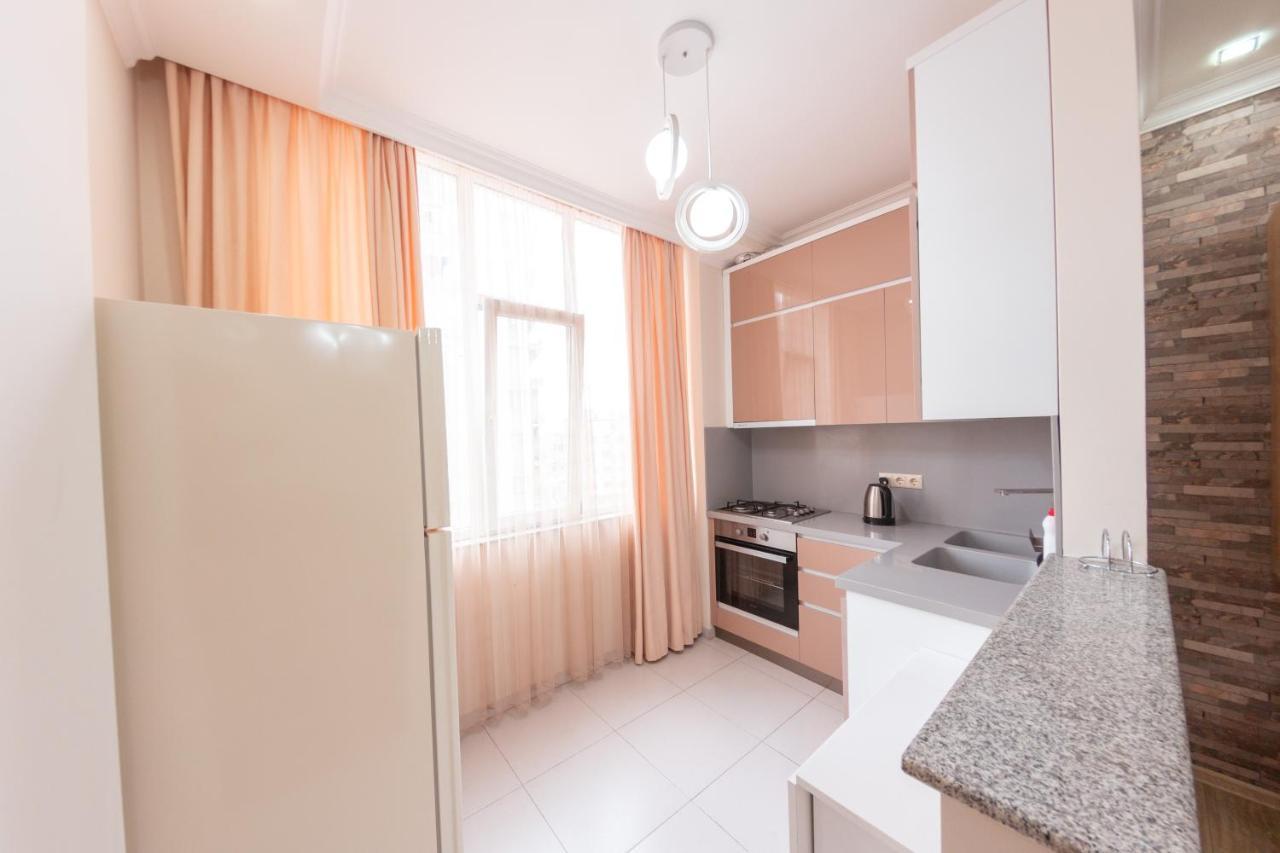 5 Apartment In One Boulding - Near Stadium Batumi Exterior foto