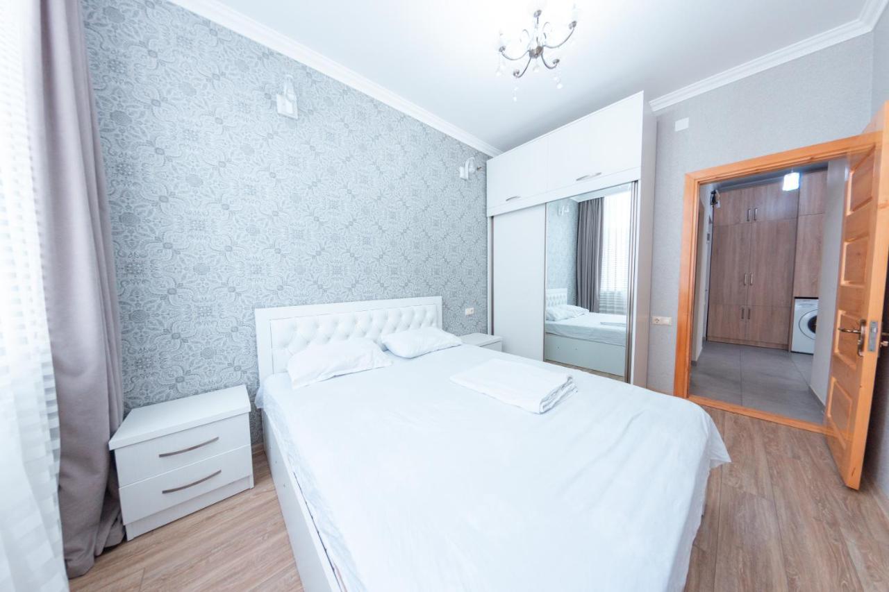 5 Apartment In One Boulding - Near Stadium Batumi Exterior foto