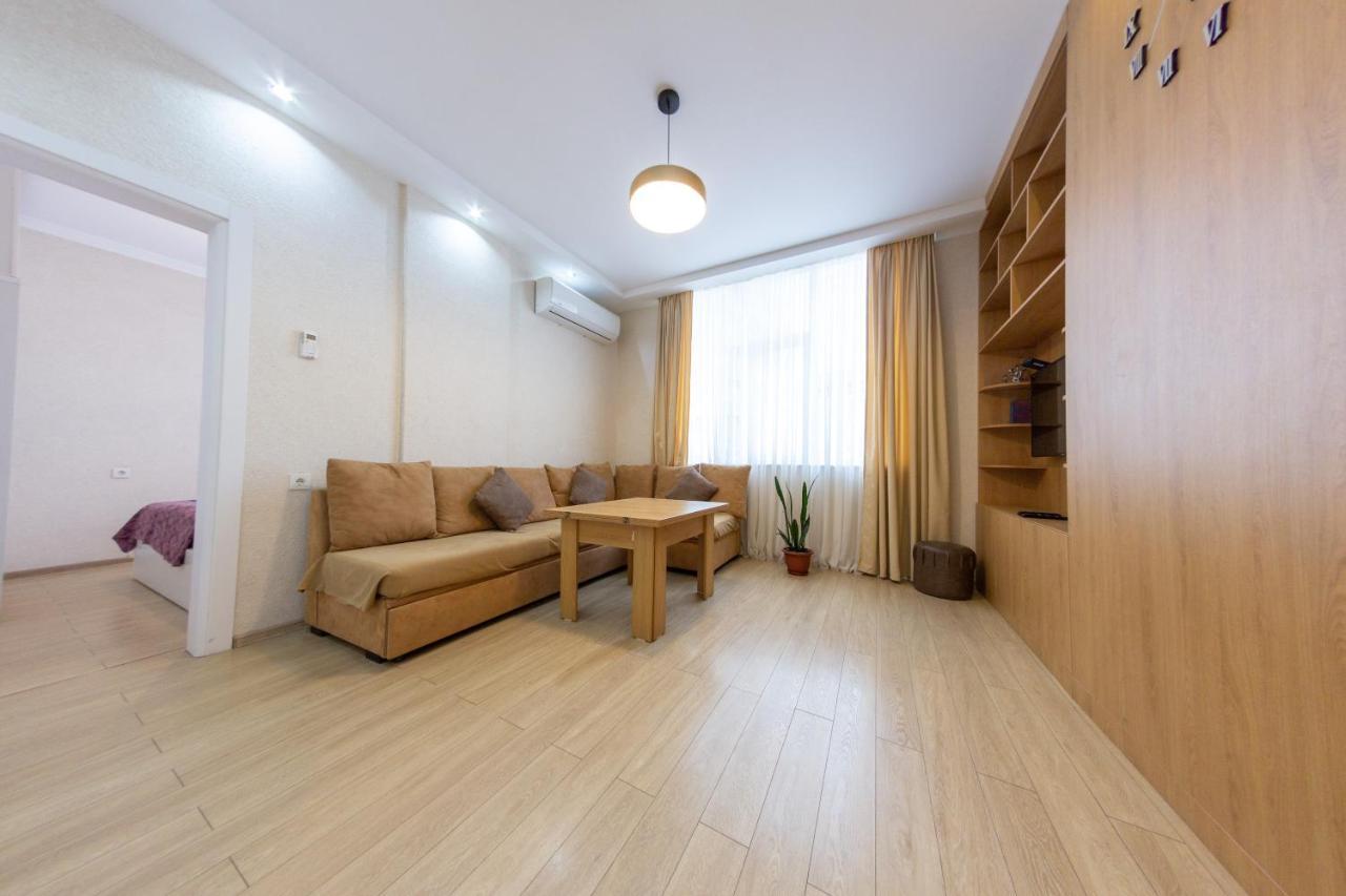 5 Apartment In One Boulding - Near Stadium Batumi Exterior foto
